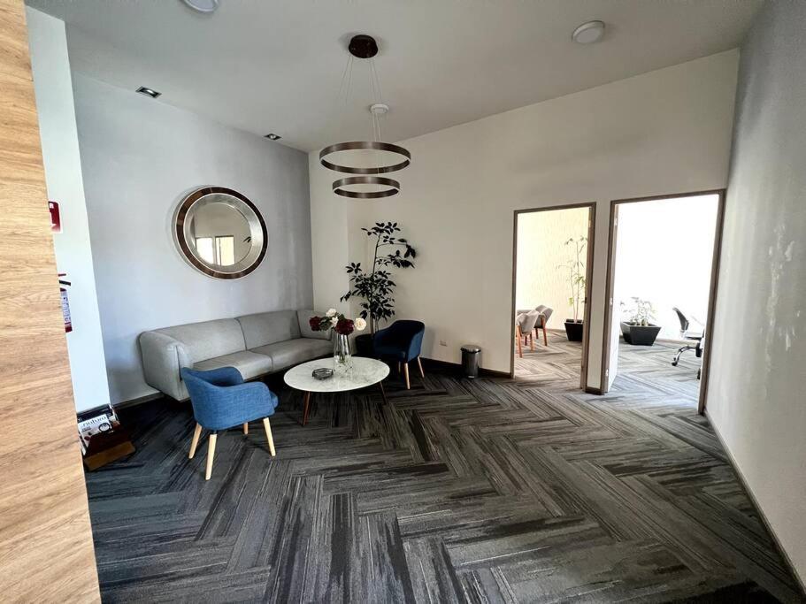 Luxury 3Br Apartment W Pool, Spa & Stunning Views 푸에블라 외부 사진